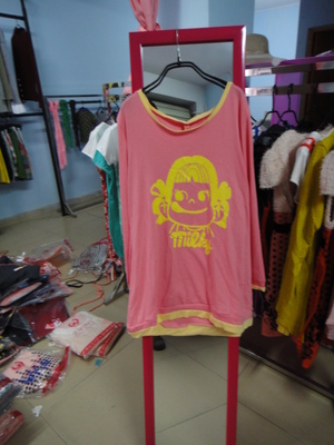 地摊服装批发指南 摆地摊卖什么服装利润高且好卖？